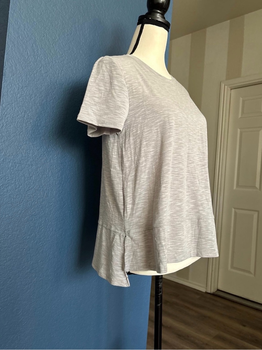 Women's Light Gray Short Sleeve High Low Casual Tee Women’s S